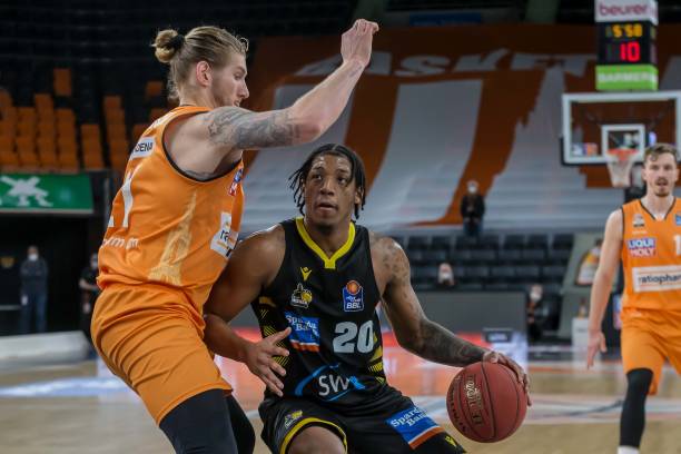 横溢的球员 横溢的球员